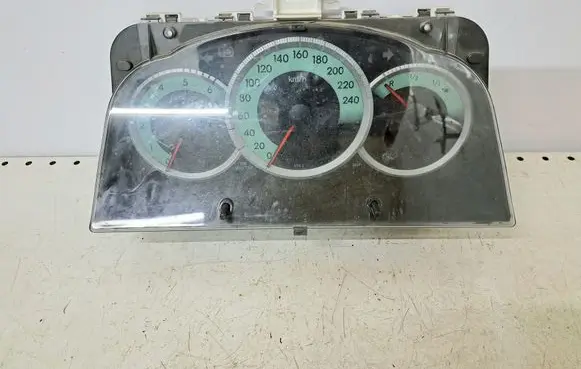 Toyota Corolla Verso AR10 Speedometer (instrument cluster) 838000F090