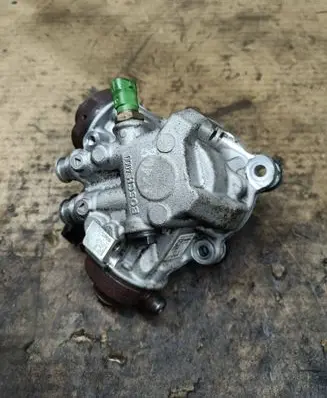 Volvo S60 Fuel injection high pressure pump 31372081 0445010681 0928400707