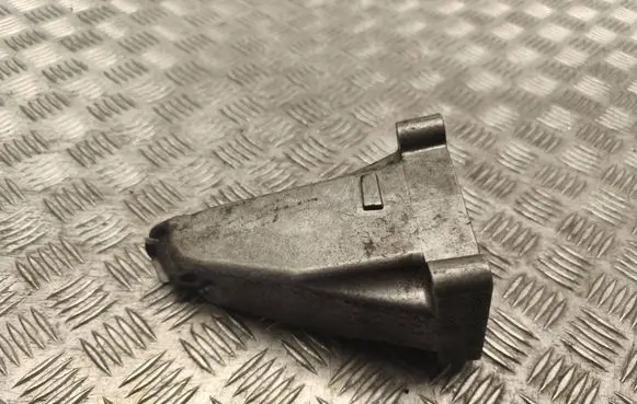 Mercedes-Benz E W212 Engine mounting bracket A2712232304