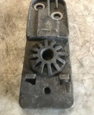 Opel Cascada Radiator mount bracket 13337826 M712