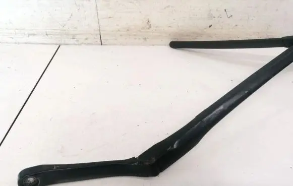 Volkswagen Phaeton Front wiper blade arm