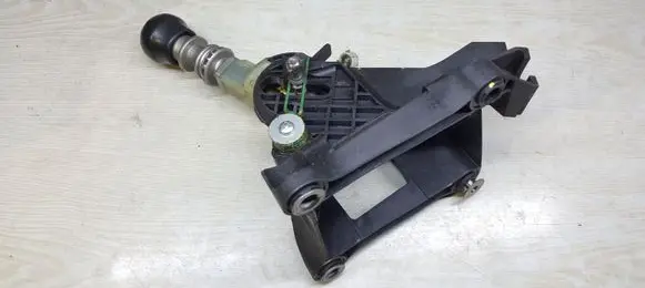 Toyota Auris 150 Gear shifter/selector 112102102
