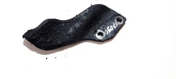 Mazda 323 Engine mounting bracket