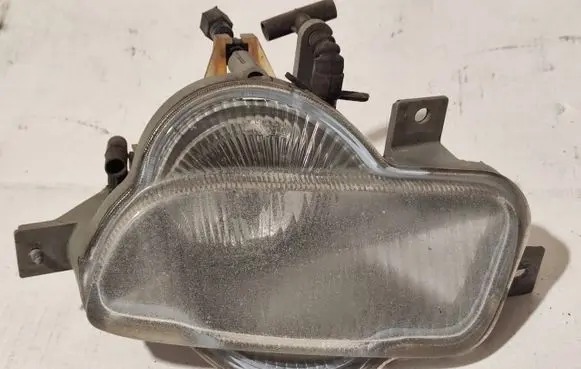 Volvo V70 Front fog light 8620228 7258 Y258