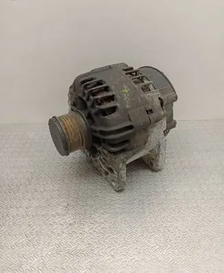 Renault Megane III Generator/alternator 231000026R 2606272A TG15C146