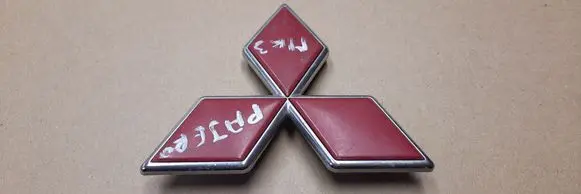 Mitsubishi Pajero Manufacturers badge/model letters 