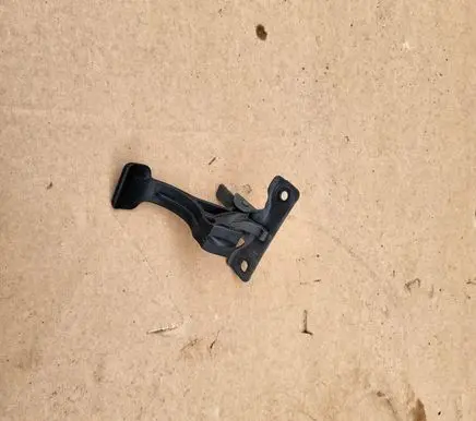 Peugeot 208 I Engine bonnet/hood lock/latch loop/hook 151515