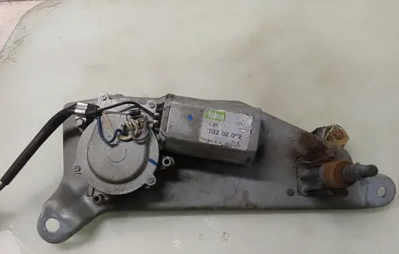 Renault Safrane Rear window wiper motor 7700800376
