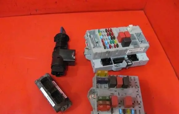 Fiat Punto (188) Engine control unit/module ECU 55181132 IAW59FM3 46778440