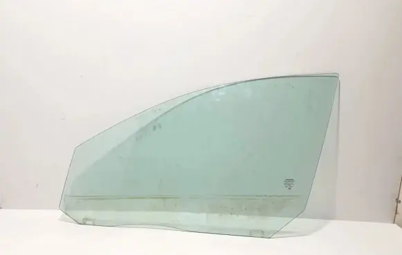 Volvo XC70 Front door window glass four-door 30779524