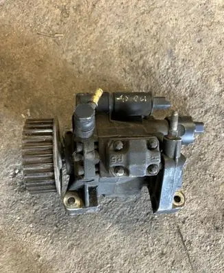 Renault Modus Fuel injection high pressure pump 00604C