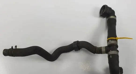 Mercedes-Benz E C207 W207 Engine coolant pipe/hose A2075013582