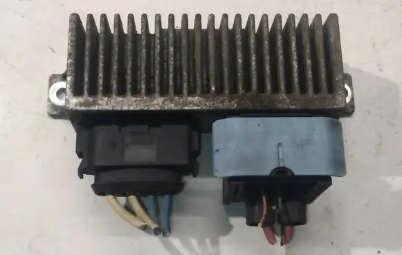 Renault Laguna III Glow plug pre-heat relay 8200558438A