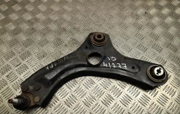 Renault Clio V Front lower control arm/wishbone 545019665R