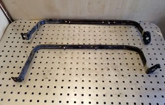 Ford Focus Fuel tank mounting bracket 