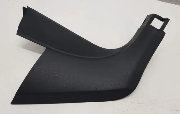 Foot area side trim