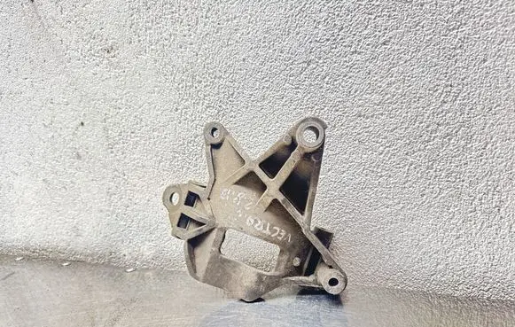 Opel Vectra C Engine mounting bracket 55353631