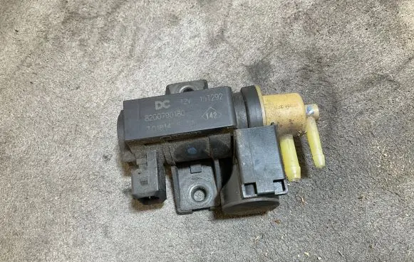 Renault Trafic III (X82) Turbo solenoid valve 8200790180 701814