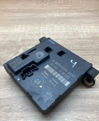 Mercedes-Benz E W211 Door control unit/module 2118201626 356806Used