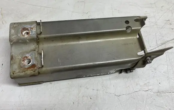 Opel Insignia A Front bumper shock/impact absorber 13235554
