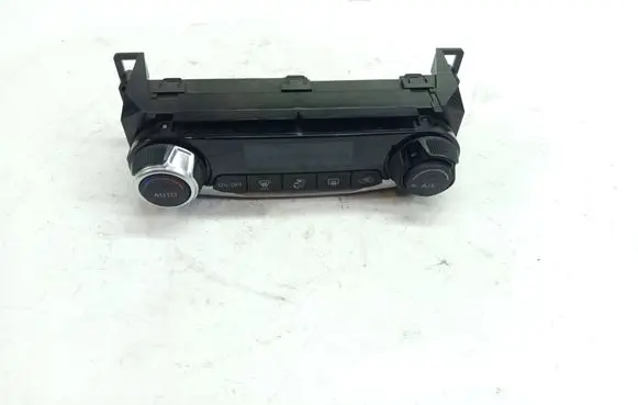 Nissan Juke II F16 Climate control unit 275005FA5A P4T02965