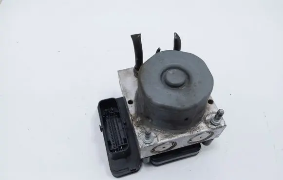 Mercedes-Benz A W176 ABS Pump 0265956006