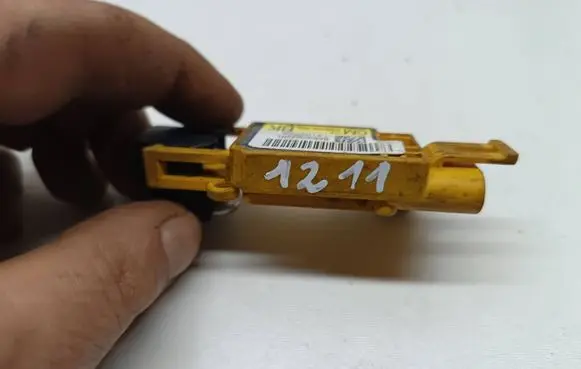 Opel Signum Airbag deployment crash/impact sensor 13102028 BKS000673B1