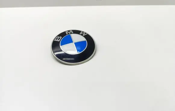 BMW 5 E60 E61 Manufacturer badge logo/emblem 8132375 813237505 10333410