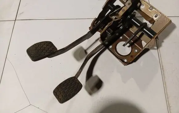 Suzuki Ignis Brake pedal 