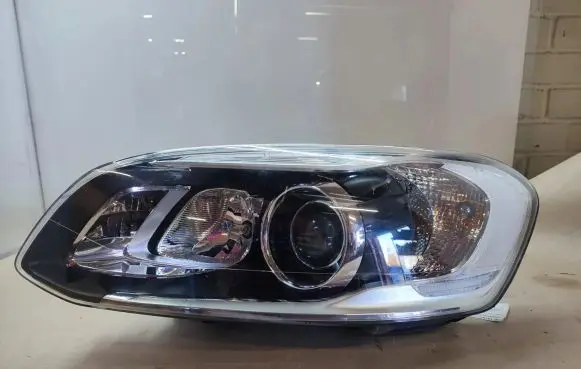 Volvo XC60 Headlight/headlamp 31698814
