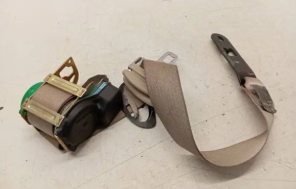 Cadillac CTS Front seatbelt 19127 20881 20582
