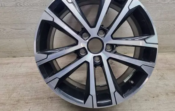 Volkswagen Golf VII R17 alloy rim 5G0601025AK
