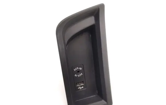 BMW 3 F30 F35 F31 USB socket connector 9207357