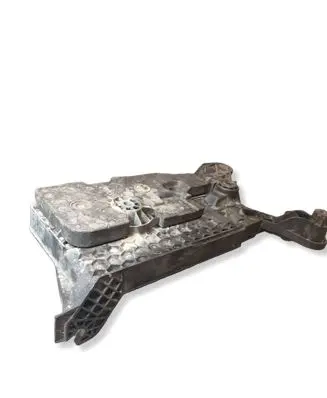 Volkswagen PASSAT B8 Battery tray 5Q0915321J