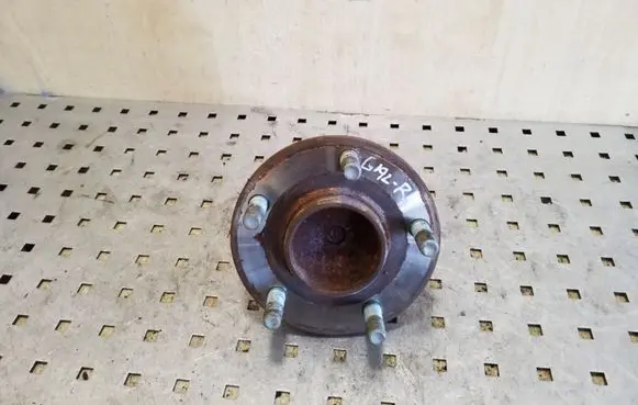 Rear wheel hub