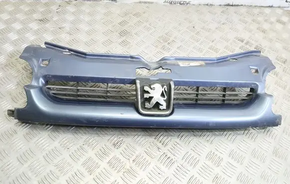 Peugeot Partner Front bumper upper radiator grill 9618254777