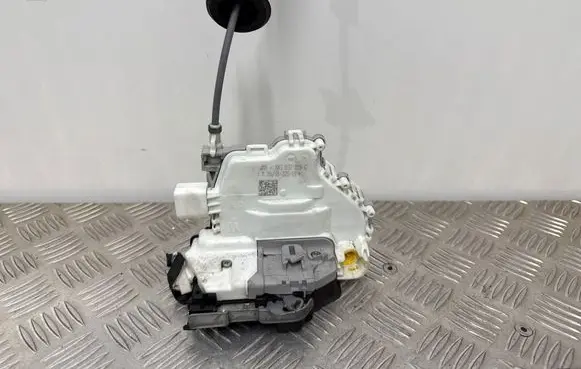 Audi Q5 SQ5 Front door lock 8X1837015C