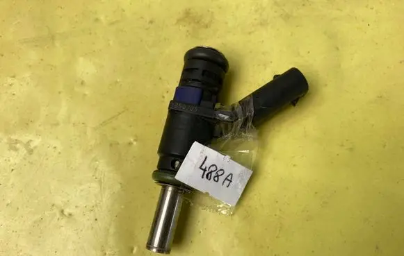 Mercedes-Benz B W245 Fuel injector A0000788749