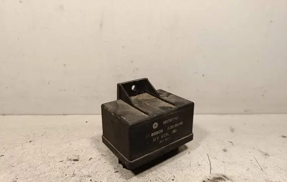 Lancia Thema Glow plug pre-heat relay 68079877AA