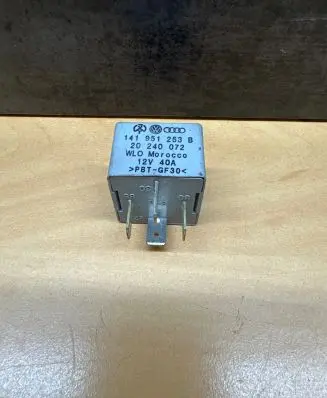 Volkswagen Golf IV Other relay 141951253B 20240072