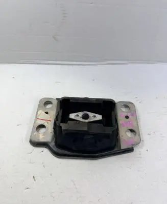 Ford Mondeo MK V Engine mount bracket 6G91-7M121-AC