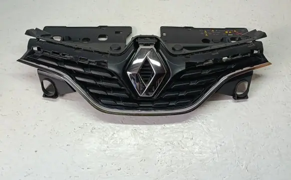 Renault Captur Front bumper upper radiator grill 620902271R