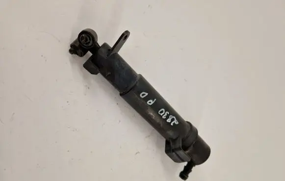 Mercedes-Benz E W211 Headlight washer spray nozzle 2118600647