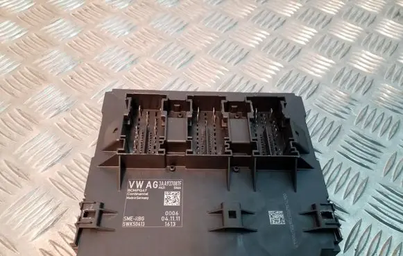 Volkswagen PASSAT B7 Comfort/convenience module 3AA937087F