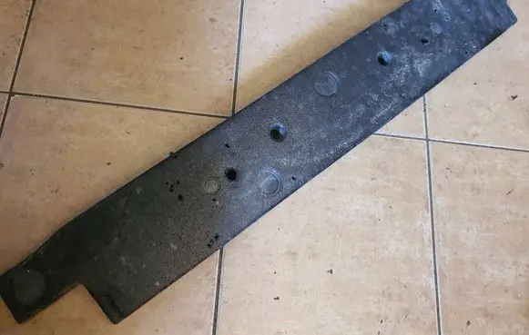 Volvo V70 Front bumper foam support bar 8693345