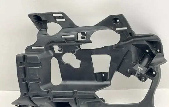 Volvo S60 Front bumper mounting bracket 31323841