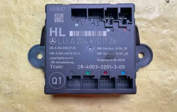 Mercedes-Benz C W204 Door control unit/module A2048701126 A2048202926