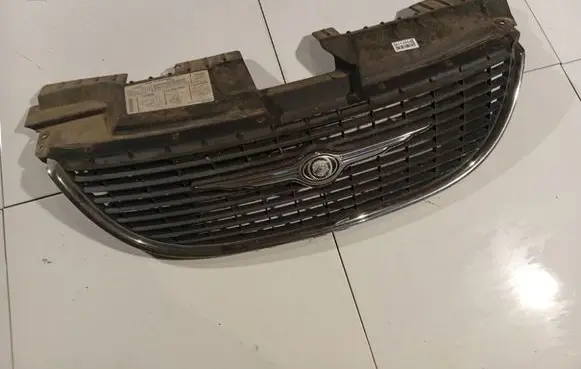 Chrysler Voyager Front grill
