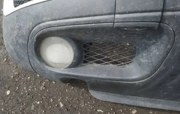 Volkswagen Touareg I Front bumper lower grill
