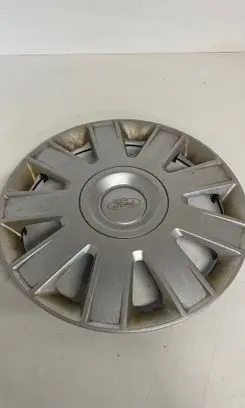 Ford Focus R15 wheel hub/cap/trim 4M51-1000-CA
